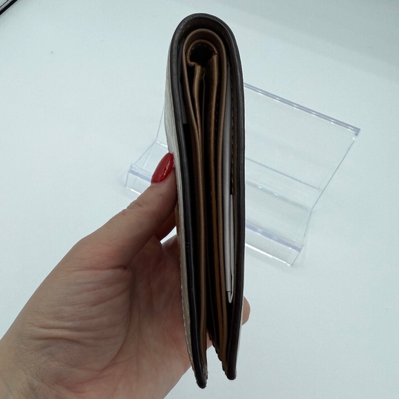 FENDI Vitello Grace FF Embossed Striped Bi-fold Leather Wallet - Picture 4 of 11